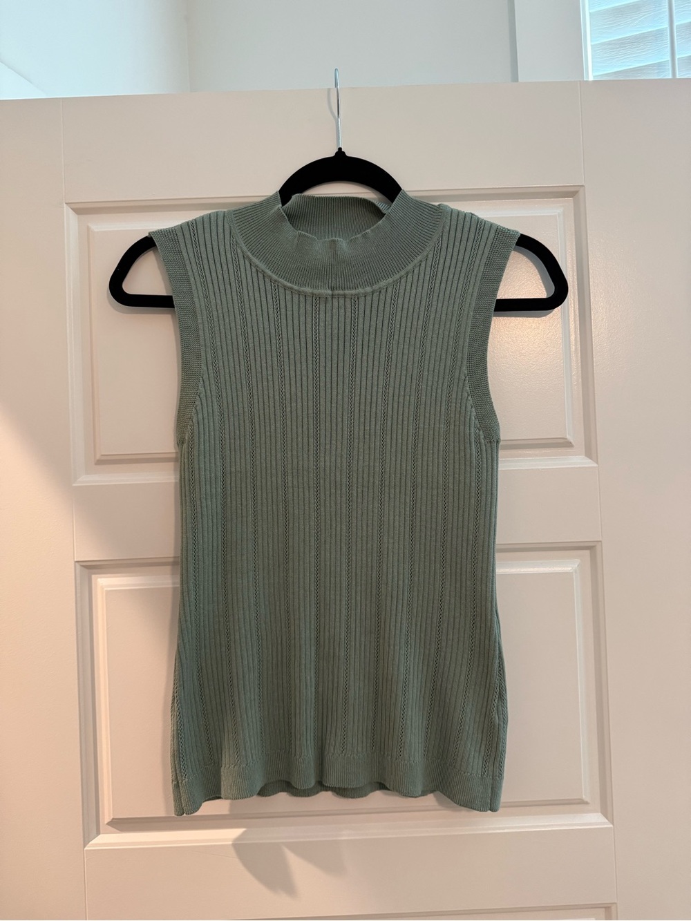 Sleeveless Ribbed Mock Neck Top - sea foam color